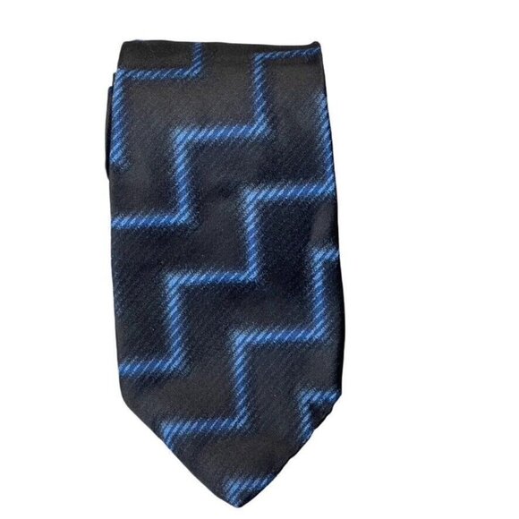 Hugo Boss 100% Silk Black & Blue Zigzag Pattern Mens Tie - Picture 9 of 9